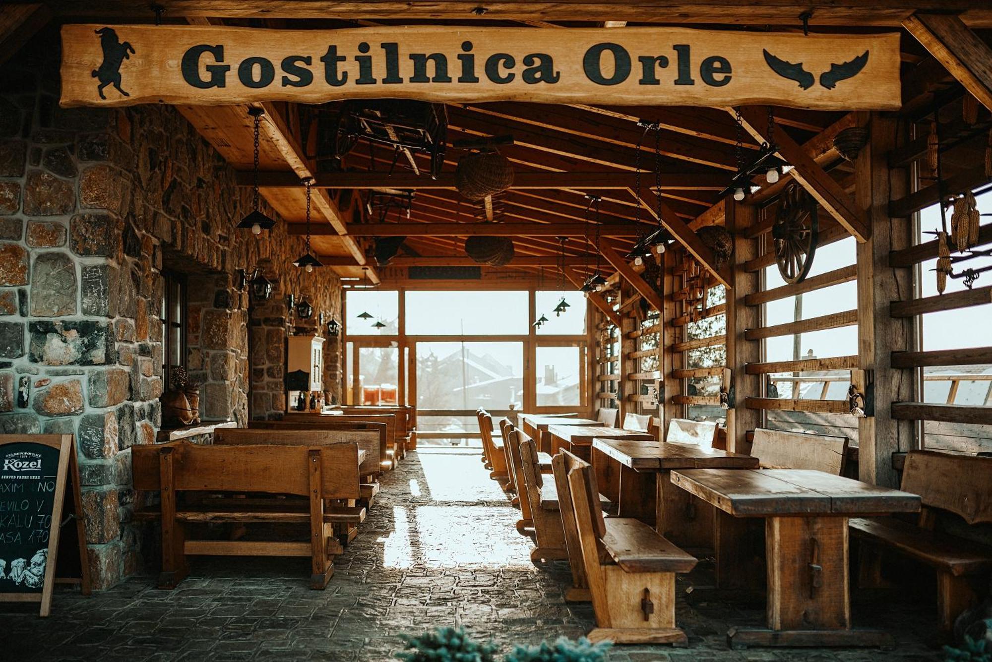 Hotel Gostilnica Orle - Sleeping In The Tower Škofljica Exteriér fotografie